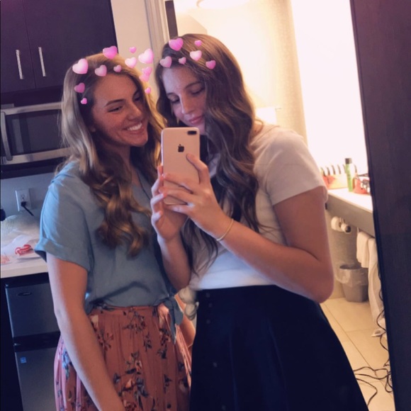 Meet your Posher, Abby - Picture 1 of 1